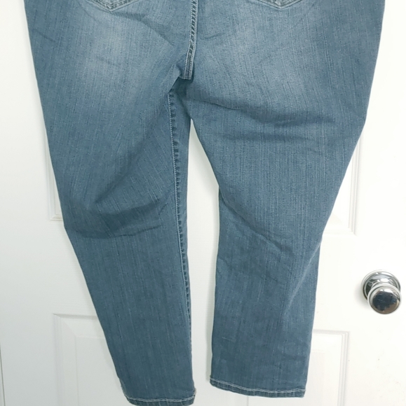 TORRID JEANS 24 Pre- Owned - Picture 11 of 16